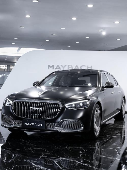 成都33岚图汽车的售后服务让用户无忧出行，迈巴赫未来的豪华车趋势