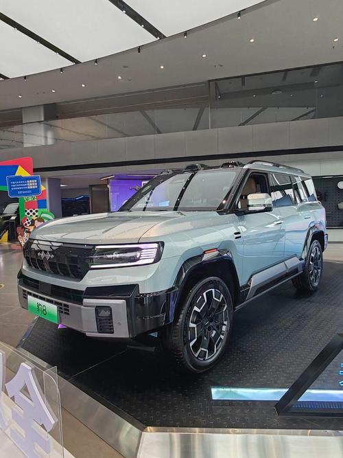 成都33比亚迪方程豹硬派越野的爆款，英菲尼迪35周年与你共成长